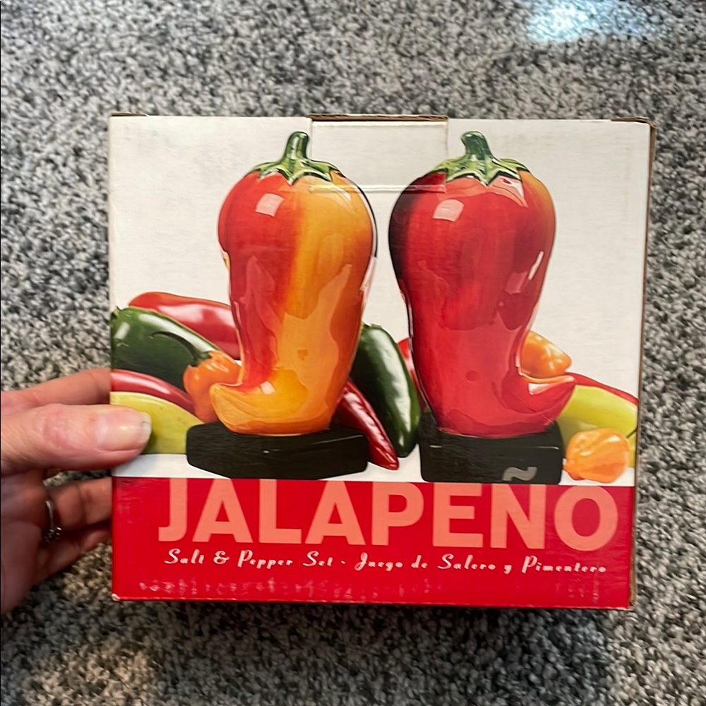 Jalapeño Salt & Pepper Shaker Set - Red and Orange-NWT